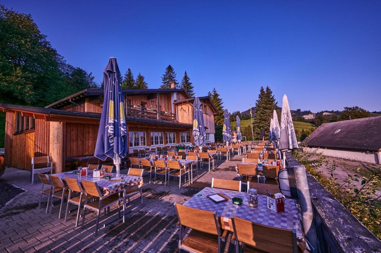 Montlinger Schwamm Hotel Oberriet Exterior foto
